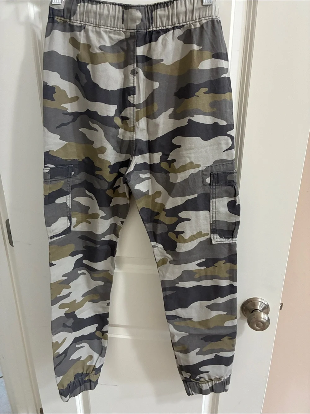 abercrombie kids Green and Gray Camo Cargo Joggers